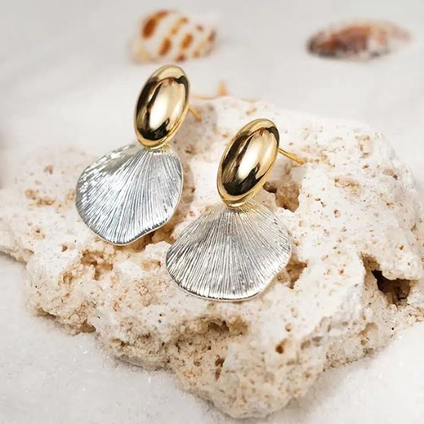 Sadaiv Dual Tone Shell Drop Earrings for Women - Image 4